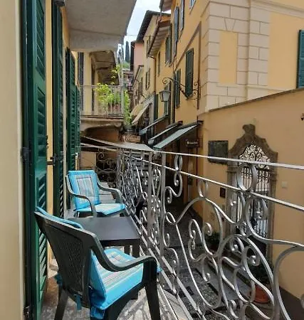 Stairway Apartment *
